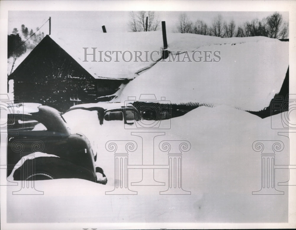 1953 Press Photo snow drifts cover home in Steamboat Springs, CO - nec07640-Historic Images