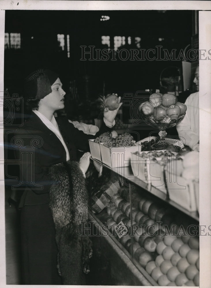 1935 Katherine Demilla Los Angeles Market-Historic Images