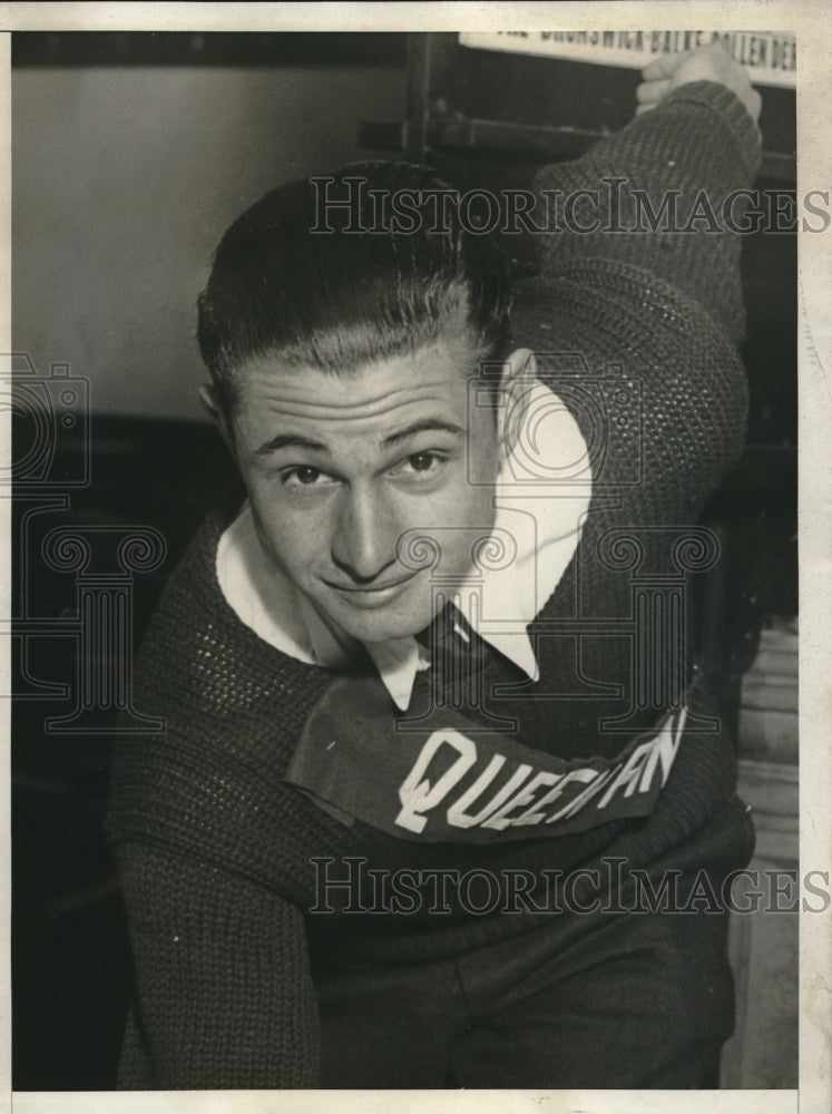 1930 Sam Del Vecchio, rolls a 240 at bowling - Historic Images