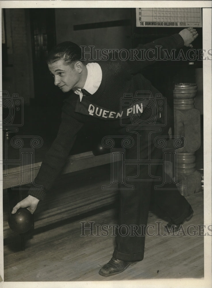 1930 Press Photo Sam Del Vecchio, 240 pins in bowling at age 16 - Historic Images