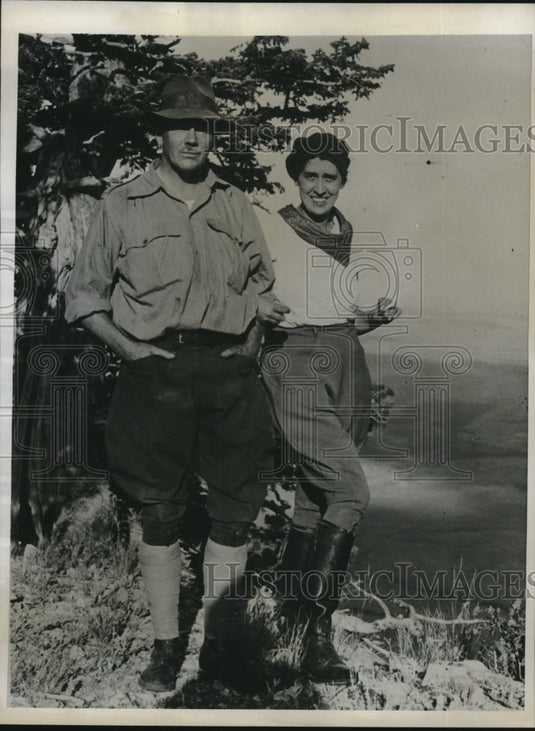 1933 Press Photo Mr. & Mrs. T.G. Blakeman Troupes Of Actors Tour The Provinces - Historic Images