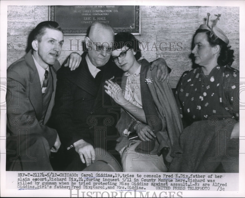 1954 Press Photo Carol Giddins Comforting Fred Dix, Murder Victim&#39;s Father - Historic Images