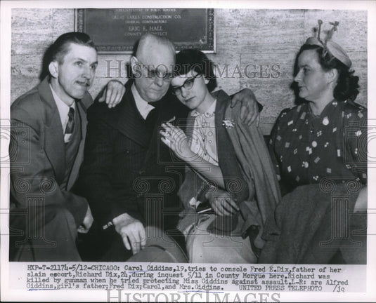 1954 Press Photo Carol Giddins Comforting Fred Dix, Murder Victim's Father - Historic Images