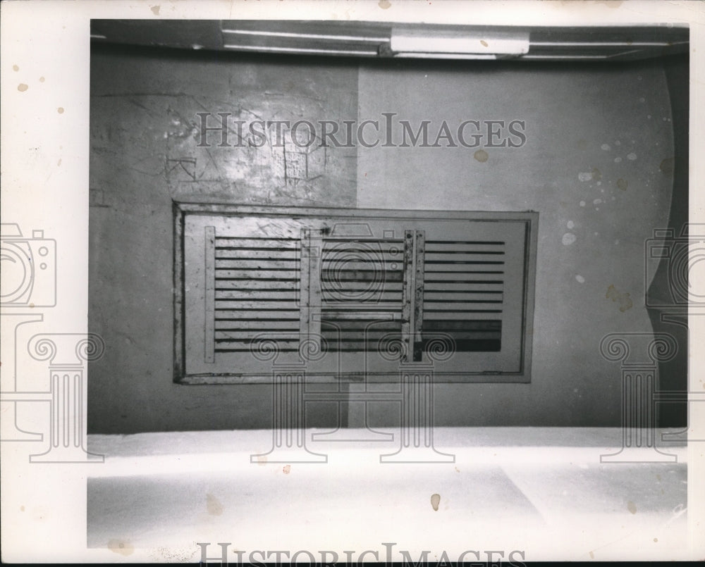 1951 Ventilation Grating  - Historic Images