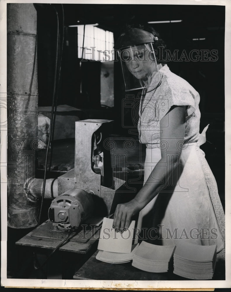 1953 Press Photo Westinghouse employee Priester makes parts for armored vest-Historic Images