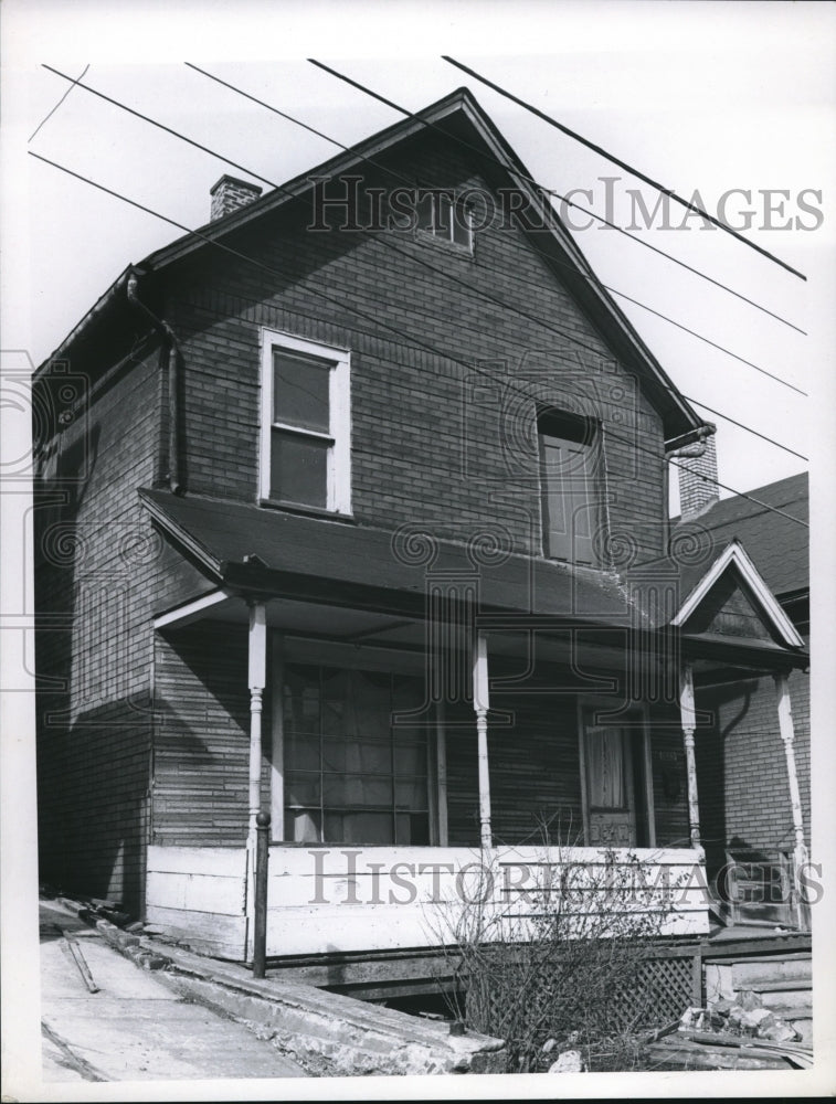 1969 Press Photo Abandoned House on Holmden Avenue Street Club Wants Torn Down - Historic Images