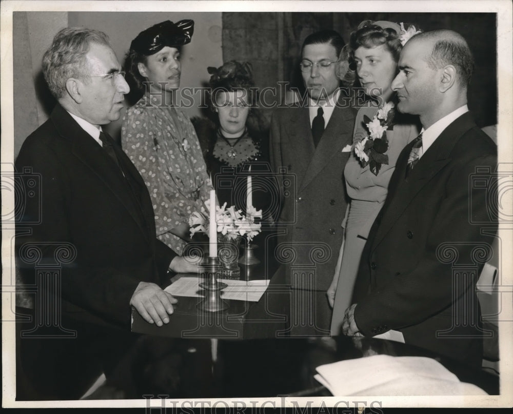 1944 Press Photo Dr. Tharaiti R. Samras of India, Miss Evelyn Kluge, wedding - Historic Images