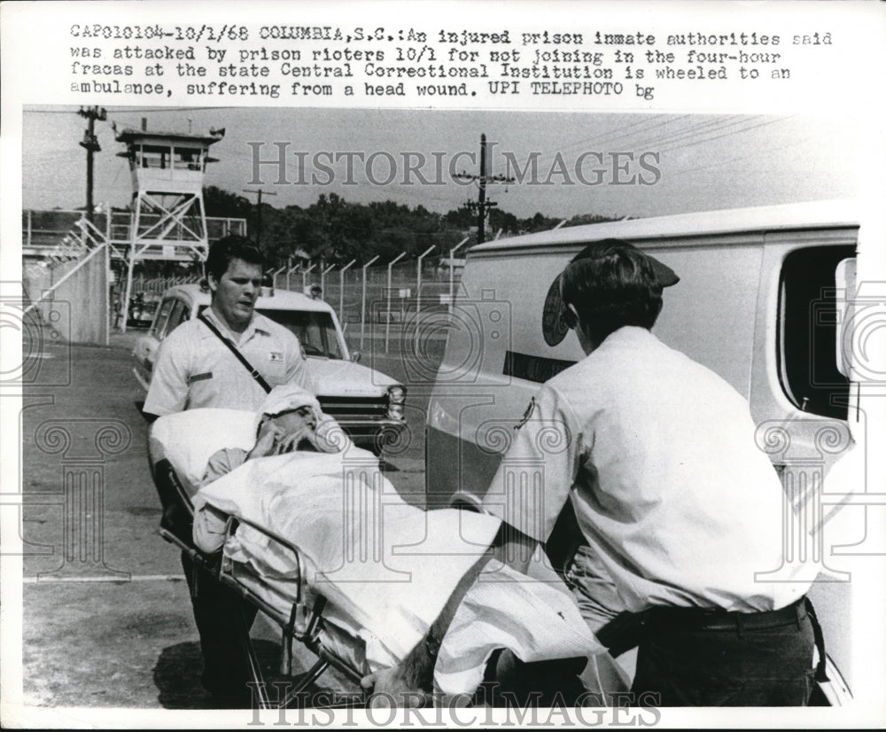 1968 Press Photo Injured Prison Inmate is Taken by Ambulance in Columbia, SC-Historic Images