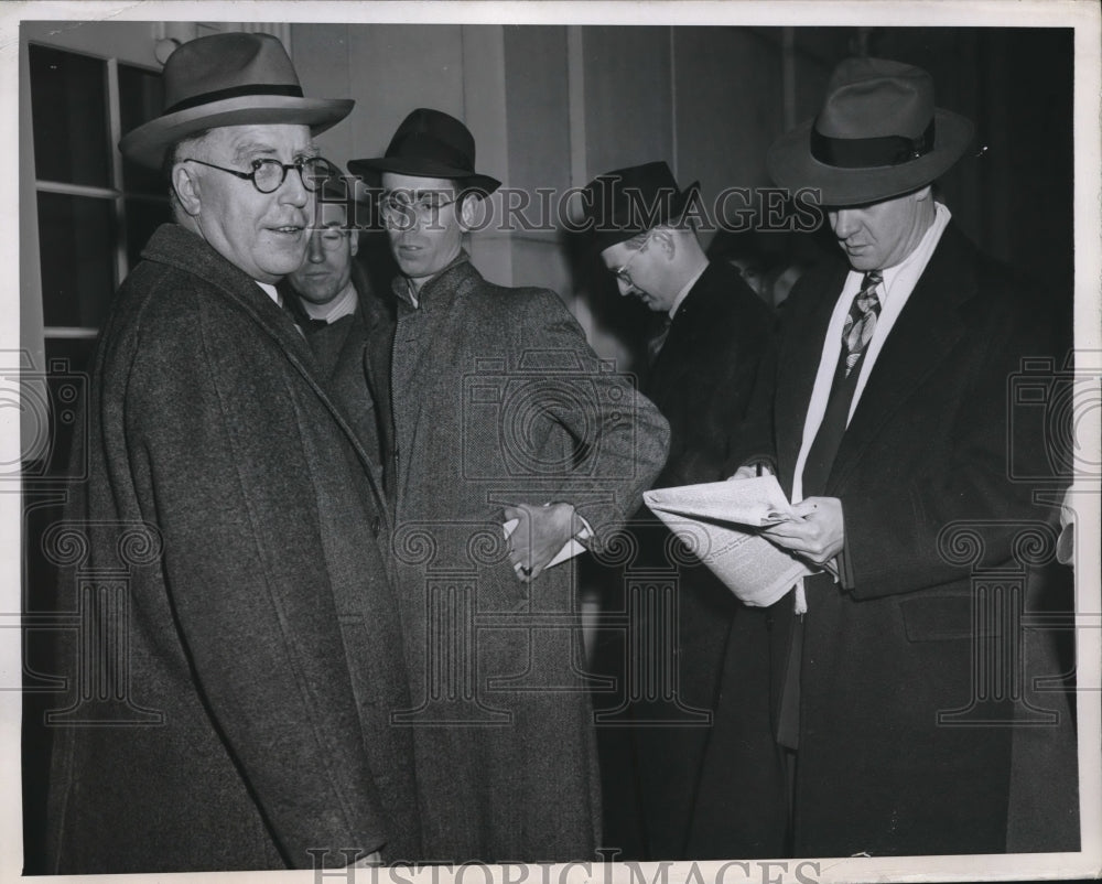 1946 Labor Sec. Lewis B. Schwellenbach Talks to Newsmen - Historic Images