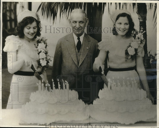 1932 " Misses " San Diego twins Phyllis & Elizabeth Hofflund party - Historic Images