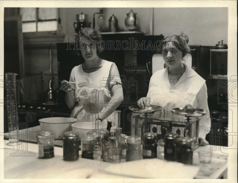 1923 Press Photo French girls Lapierre &amp; Adyat study US home economics-Historic Images