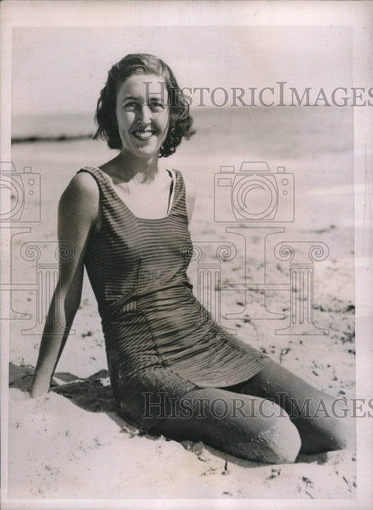1935 Press Photo Barbara Heggie Vacationing at Miami Beach Florida - Historic Images