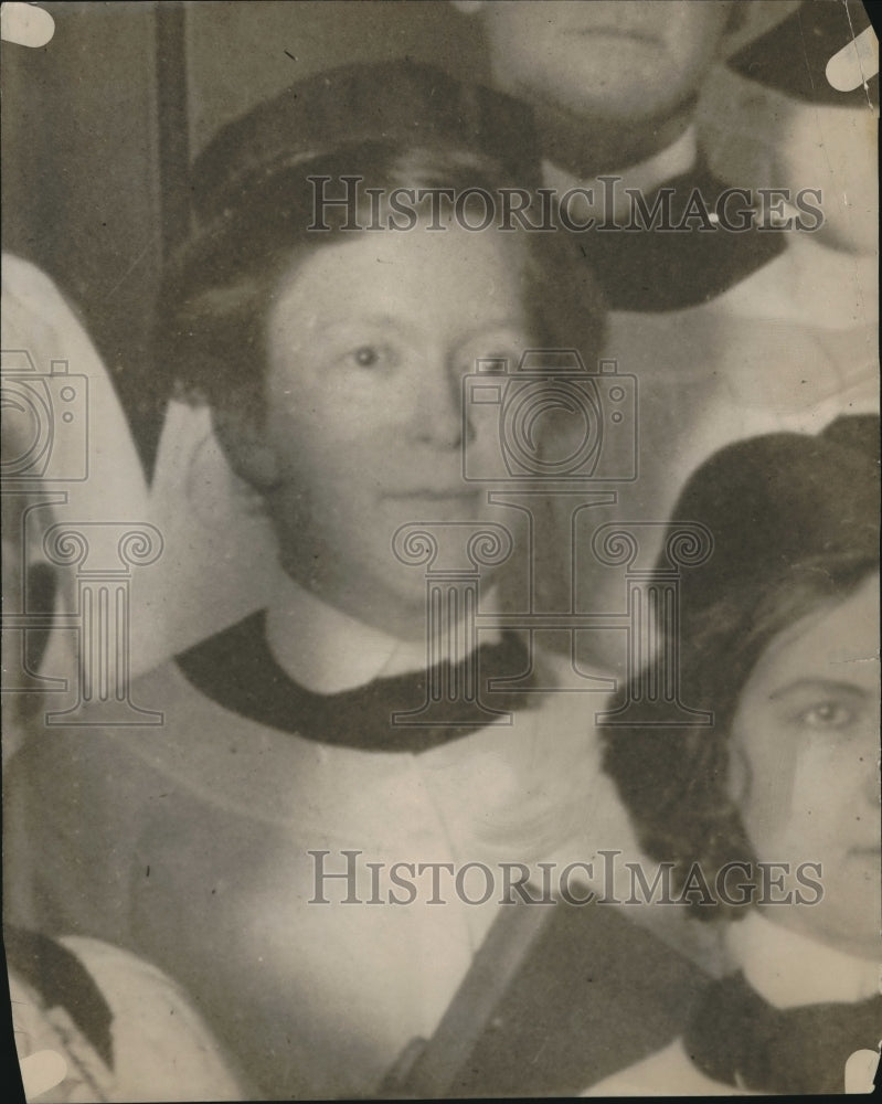 1927 Mrs Alvah Jordon member of Dr Hall&#39;s Choir - Historic Images