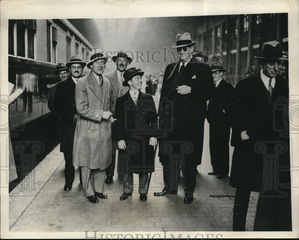 1931 Press Photo Jimmy Walker bids goodbye to Paris en route London - Historic Images