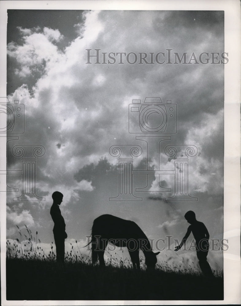 1961 Daemon &amp; Darius Strickler &amp; Pony in Pennsylvania - Historic Images