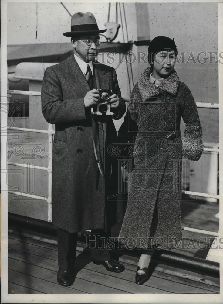1934 Press Photo Japanese Diplomat Col Yashshi & Mrs Sakai Arrive In New york - Historic Images