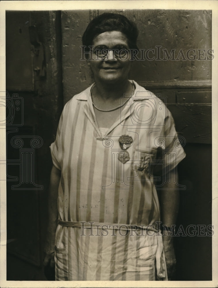 1924 Anna L. Mulac, Ohio Delegate Voting in Presidential Nomination - Historic Images