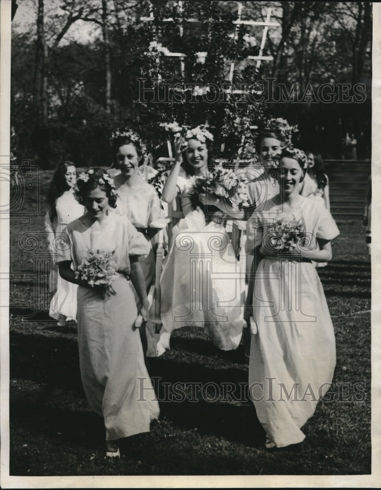 1932 Margaret Black Northwestern University Queen of May Phi Beta Ga - Historic Images