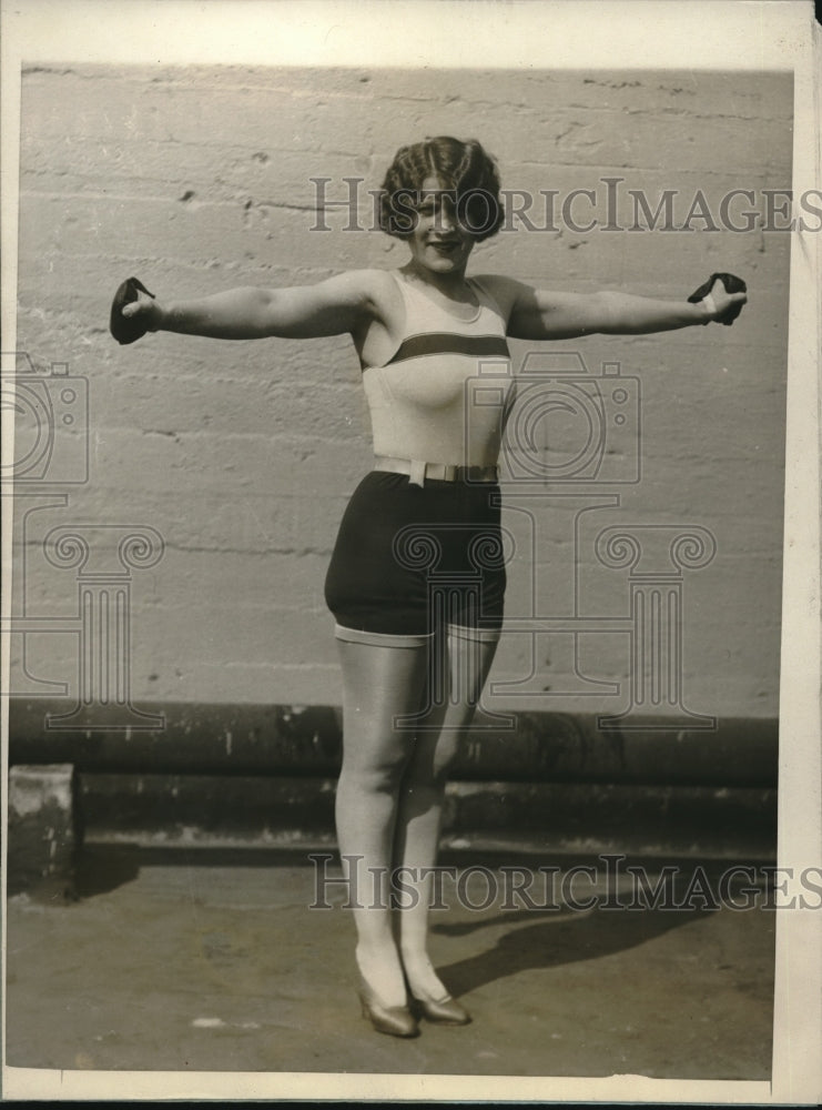1926 Harriet Seebeck Sister of Worlds Champion Bag Puncher - Historic Images