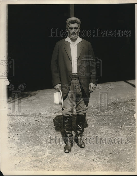 1932 Douglas March a famous snake expert  - Historic Images