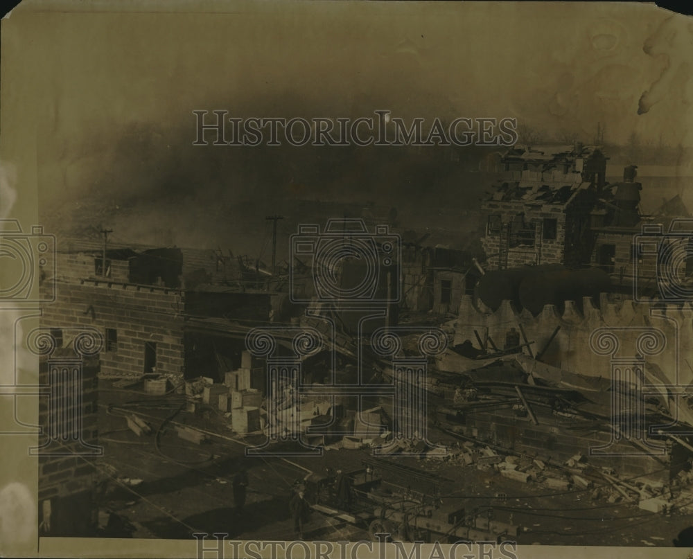 1924 Press Photo Nixon Nitration Plant Fire, Nixon, NJ - Historic Images