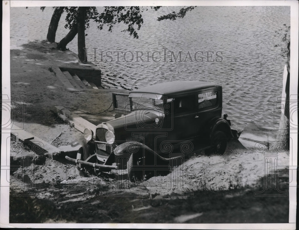 1935 Press Photo Marea Ash Found Dead In Car That Skidded Down-Historic Images