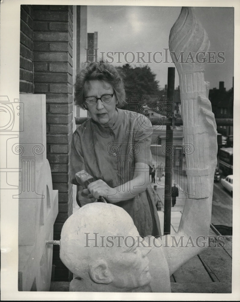 1961 Press Photo Kathleen parbury Statue - nec10285 - Historic Images