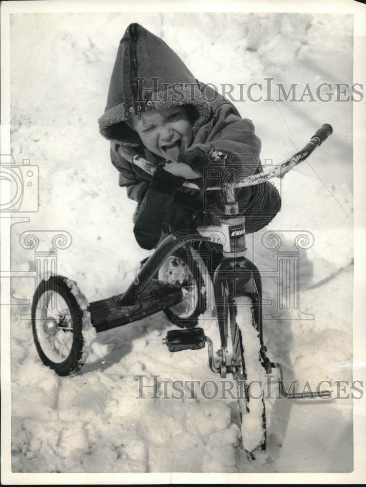 1959 Press Photo David Heusinkveld &amp; Tricycle in 13 Inch Snow Fall - Historic Images