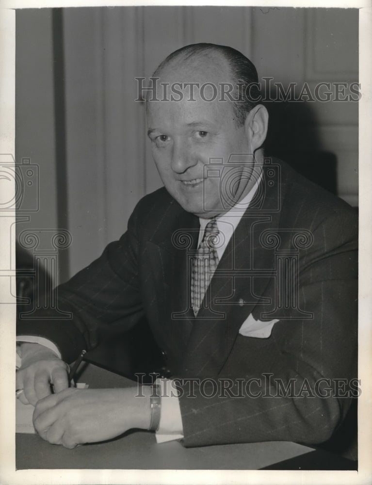 1943 Press Photo James Burnes Administrative Assistant to President Roosevelt - Historic Images