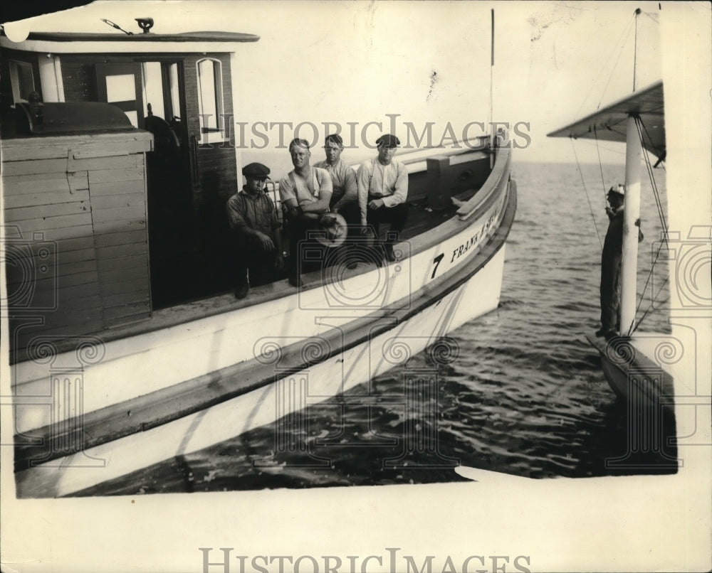 1923 Press Photo Tug boat looking for lost balloonist - Historic Images
