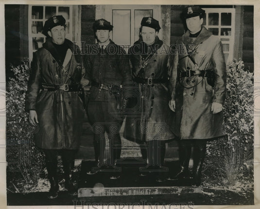 1937 Policemen John Merceran, & Harry Ackerly Arrested Bank Robbers - Historic Images