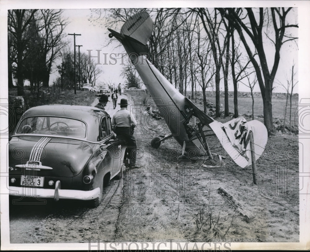 1954 Wreck plane, piloted by Lee P Flamion, uninjured - Historic Images