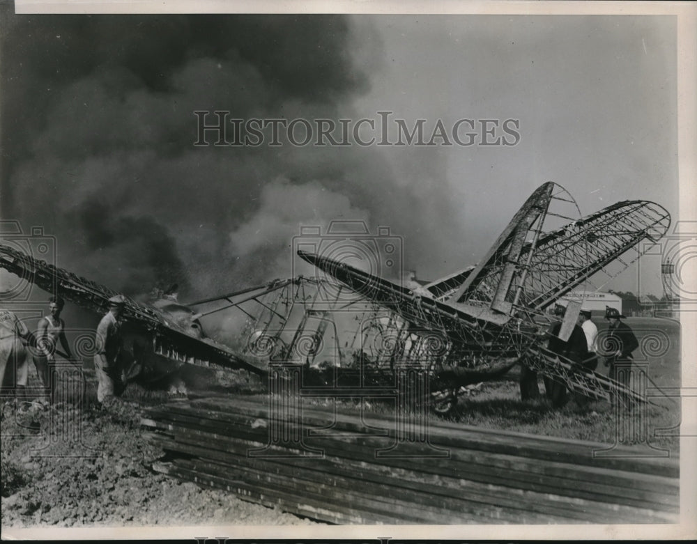 1936 Press Photo Chicago plane crashes after takeoff . - Historic Images