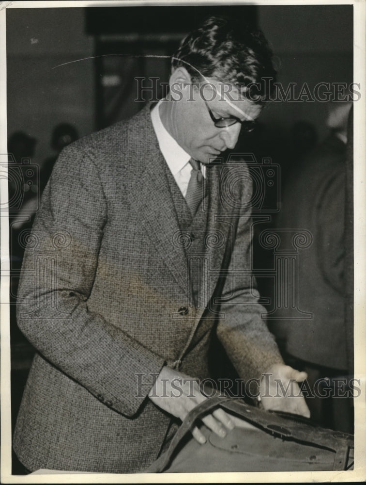 1936 Congressman Clare Hoffman Conducts Hearing - Historic Images