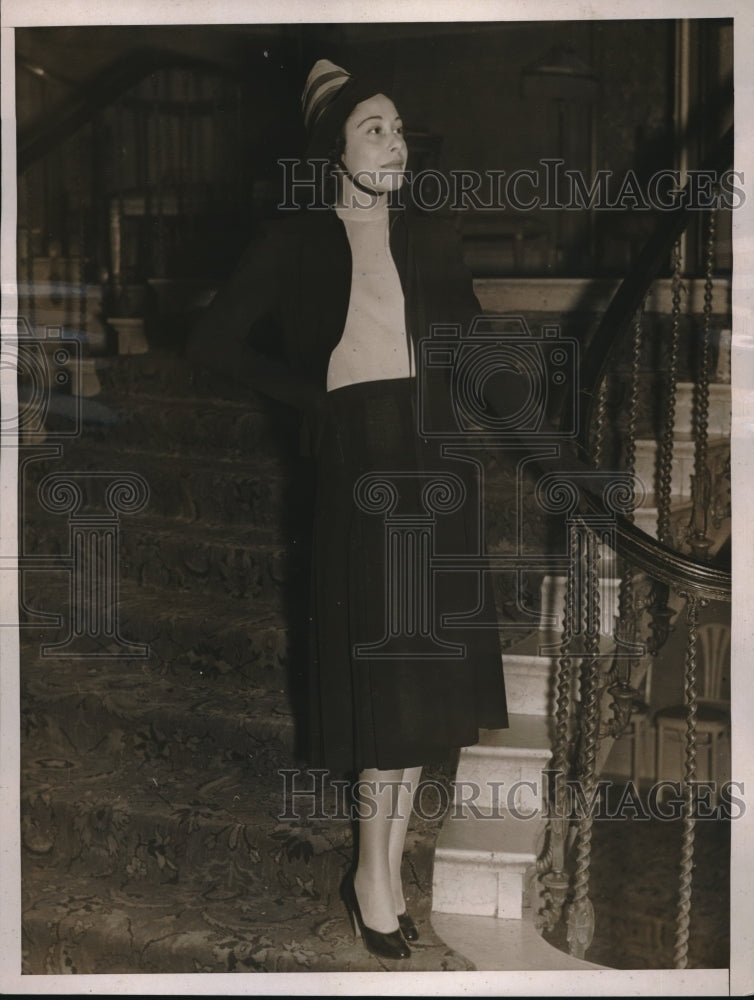 1938 Press Photo model wearing a suit at a Fashion Show, Ritz-Calton Hotel, NY - Historic Images