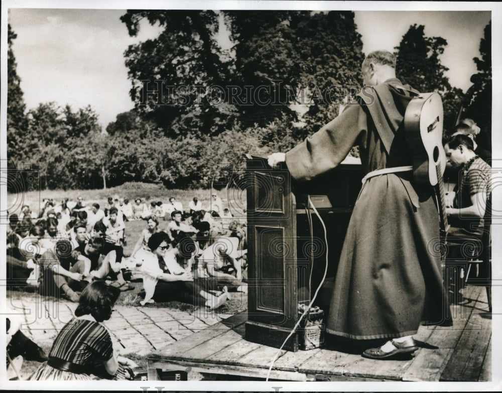 1961 Franciscan Friar Monk Brother William Conducts Jazz Service - Historic Images