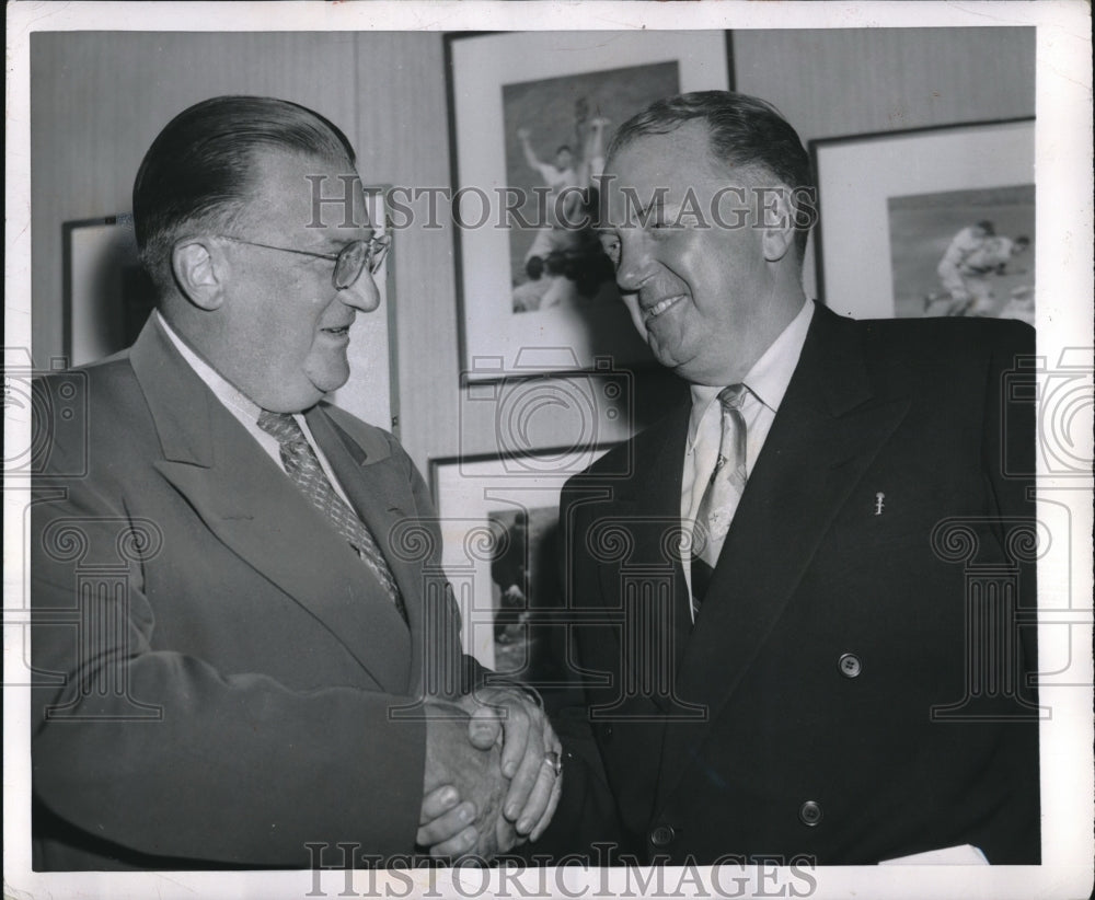 1954 Press Photo Arthur Red Patterson Former Director Yankees &amp; Walter O&#39;Malley - Historic Images