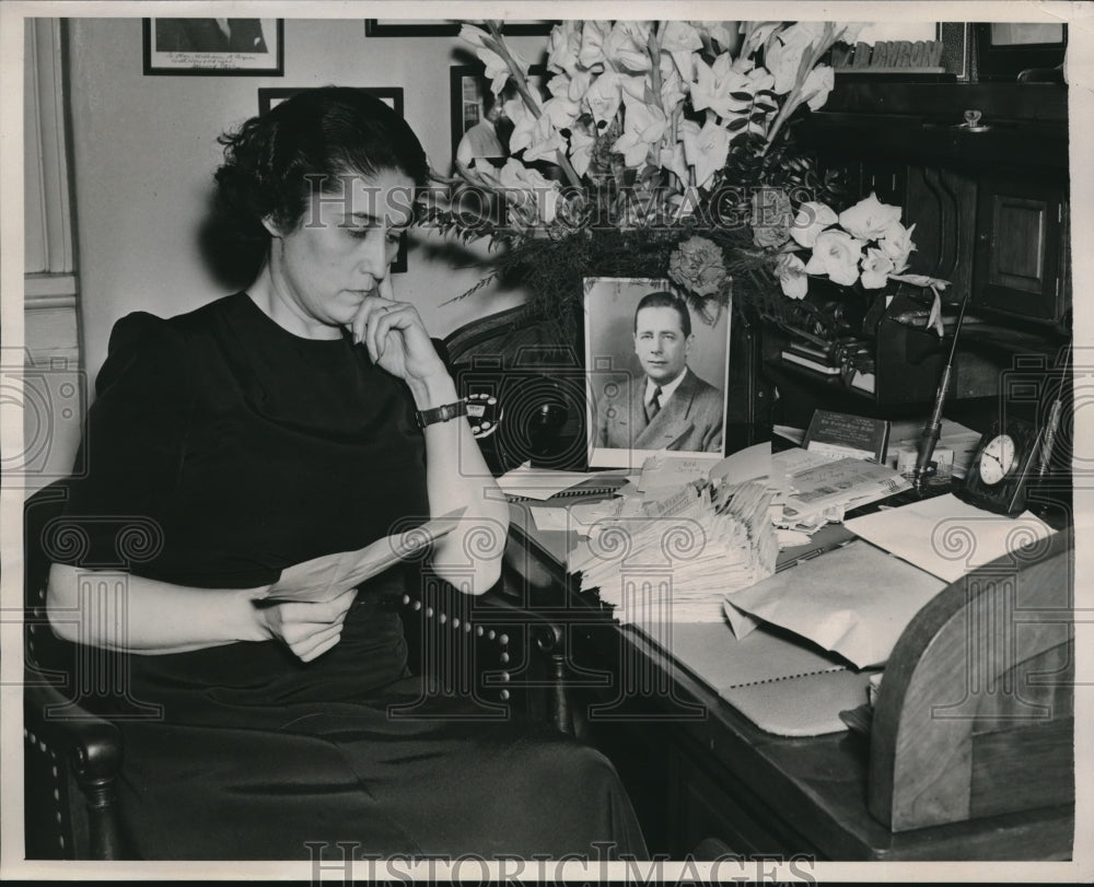 1941 Press Photo Mrs William Byron Wife of Late Representative Killed in Plane - Historic Images