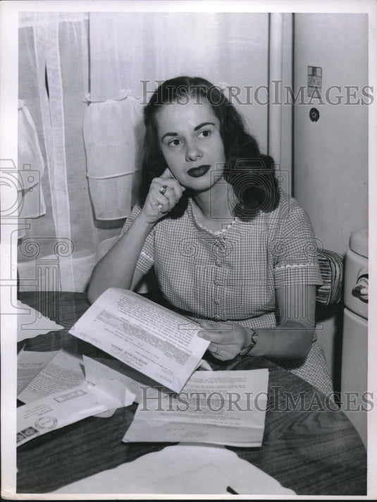 1958 Press Photo Mrs Pauline Peer wife of Cecil Peer - Historic Images