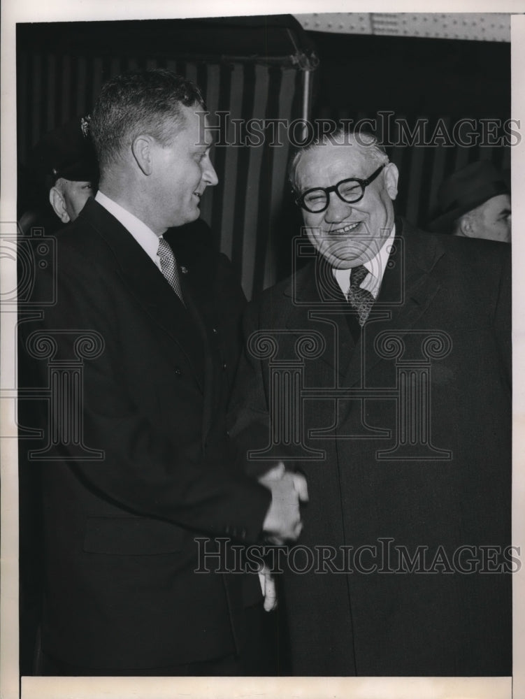 1930 Press Photo Britain&#39;s Ernest Bevin Greeted by Stanley Woodward - Historic Images