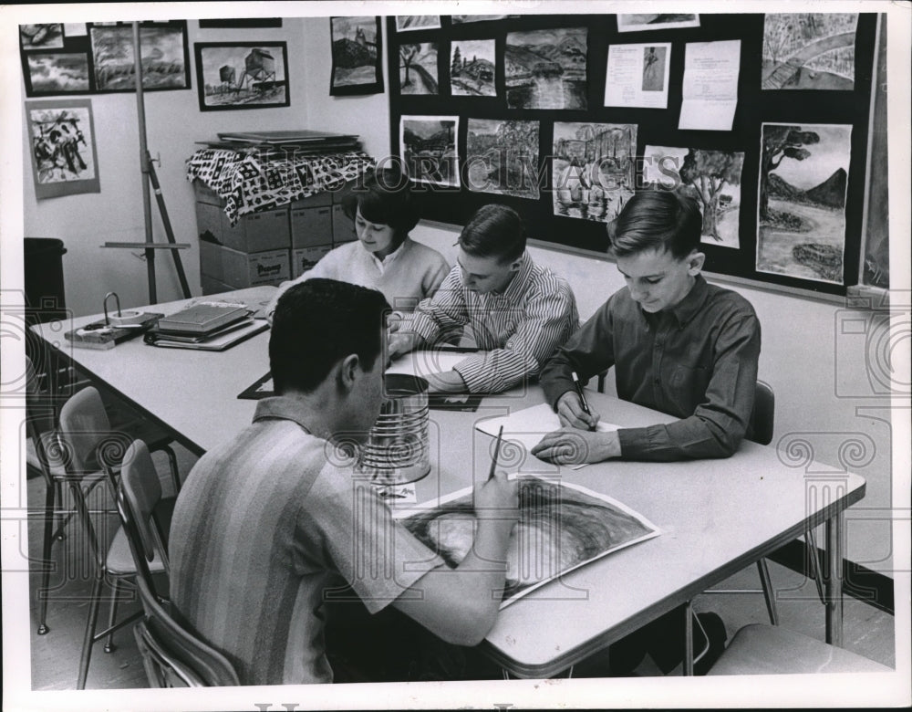 1965 Press Photo Art Class at Mayfield City Schools-Historic Images