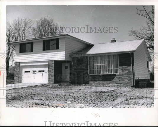 1967 Press Photo Exterior View- Mayfield Heights Housing - Historic Images