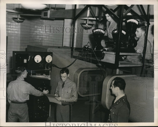 1940 Press Photo Cadet Mitchell at his Natural & Experimental Philosophy class - Historic Images