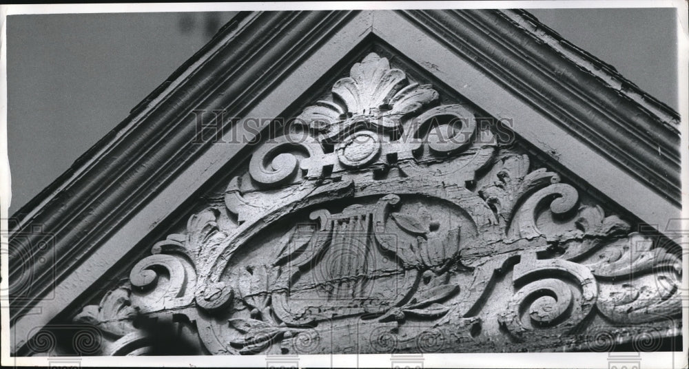 1916 Design in one of the building in 2400 E 40th Street - Historic Images