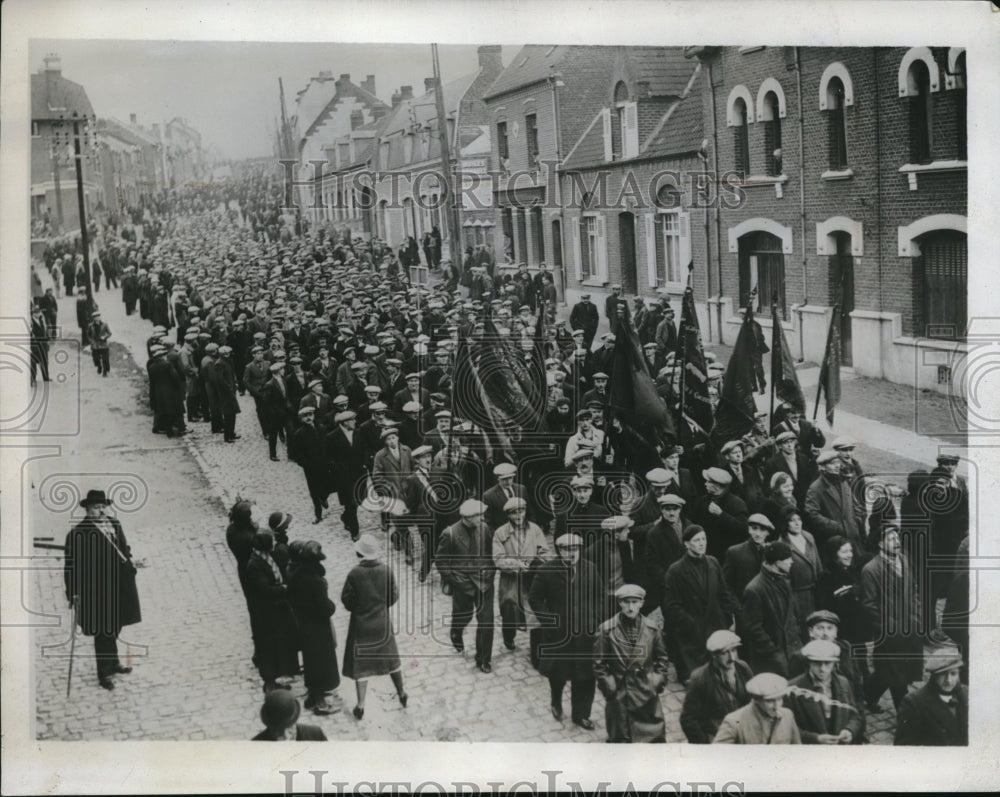 1933 Mine Workers March During Demonstration In Arras France - Historic Images