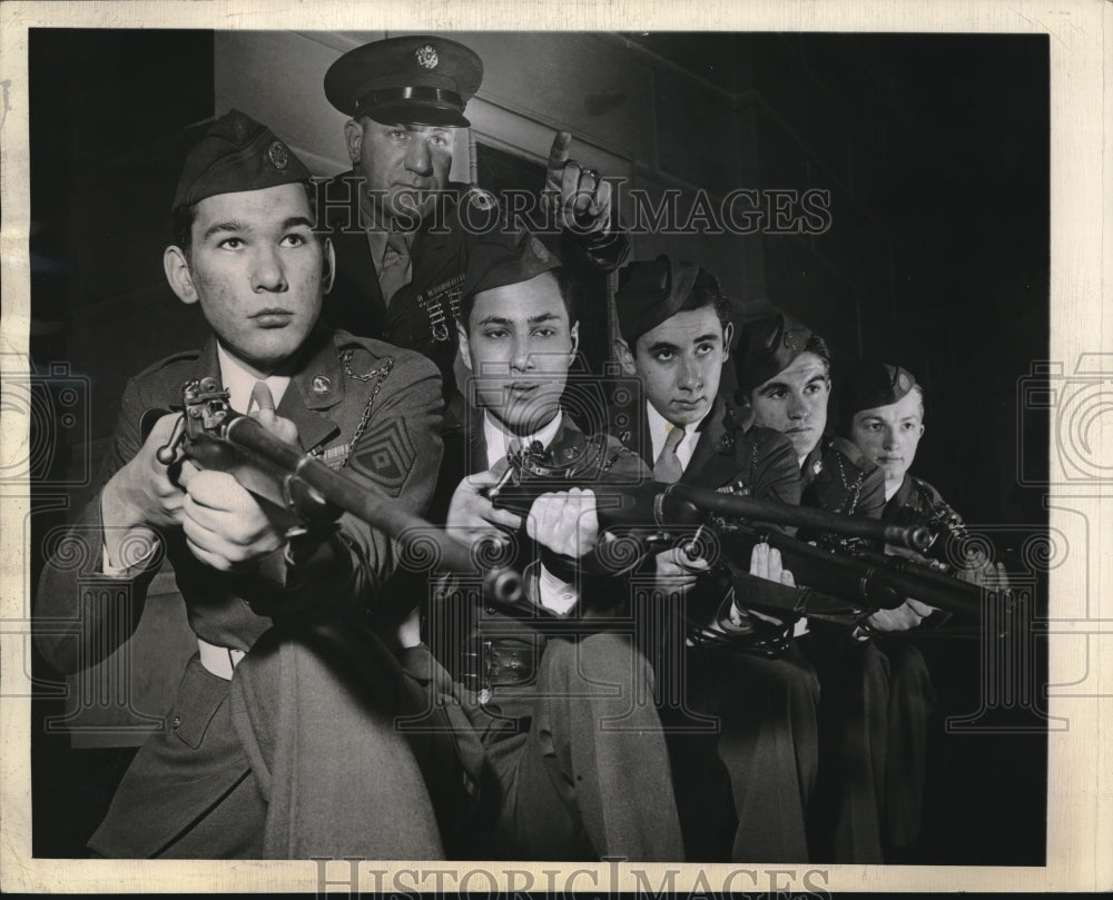 1943 Press Photo ROTC Teens Point Rifles at Crane Technical High School Chicago - Historic Images