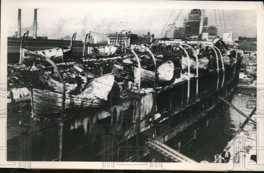 1949 Press Photo Unused life boats of fire-gutted cruise vessel SS Nornonic - Historic Images