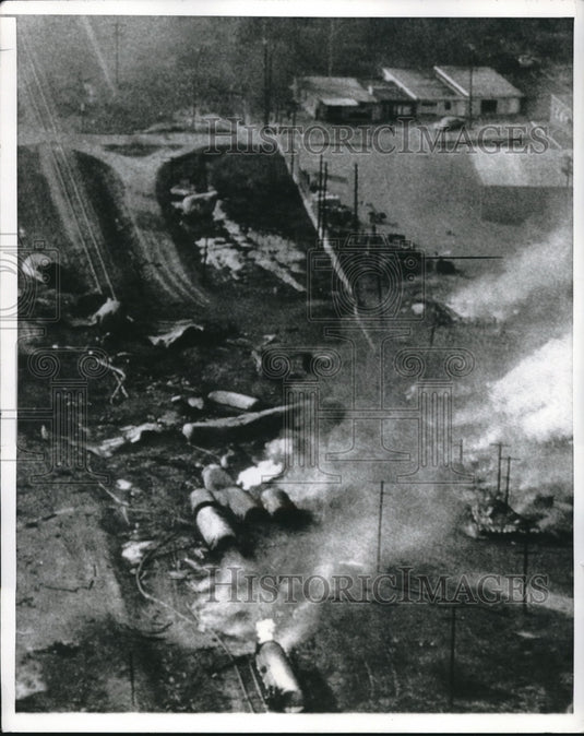 1969 Press Photo Aerial View of Derailed Train Cars & Huge Petroleum Explosion - Historic Images
