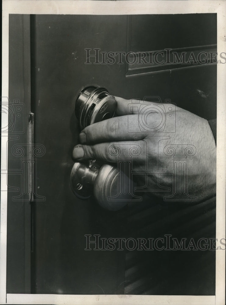 1938 Roy post Criminologist home Entrance tool - Historic Images