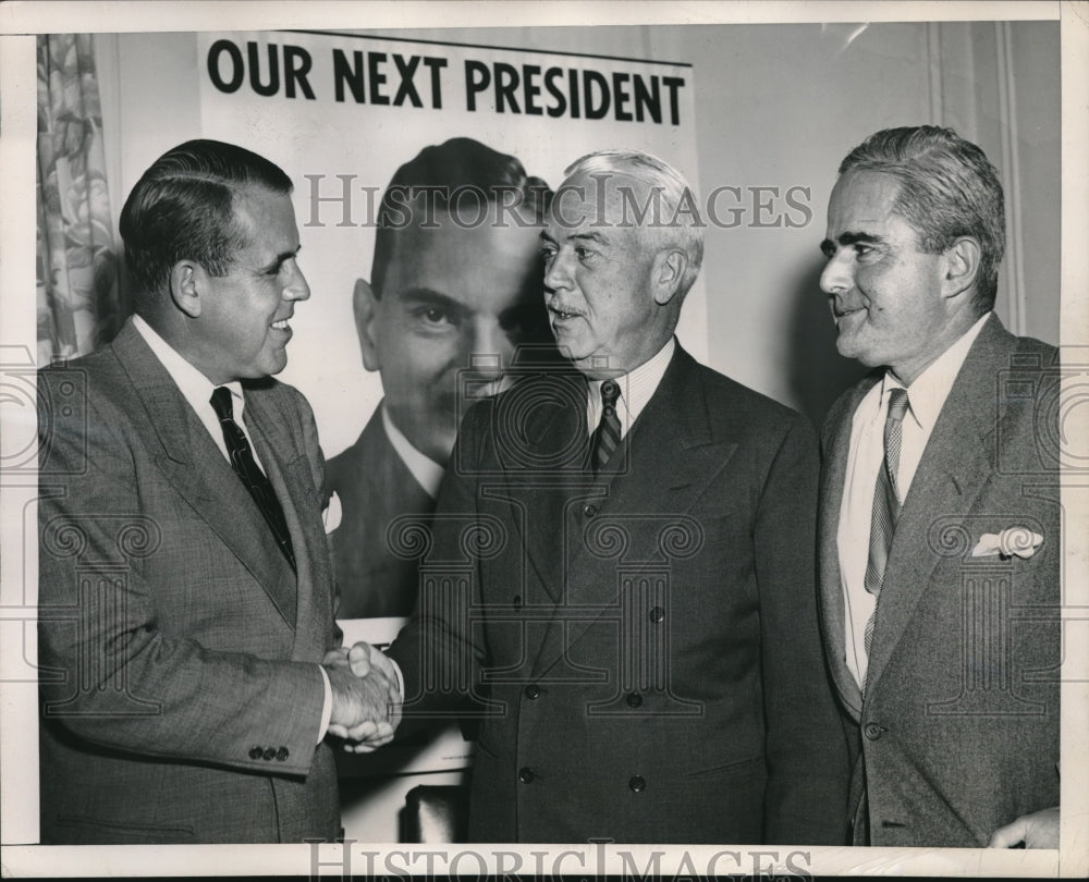 1948 Press Photo Lt. Col. Warner Endorses Governor Dewey at Press Conference - Historic Images